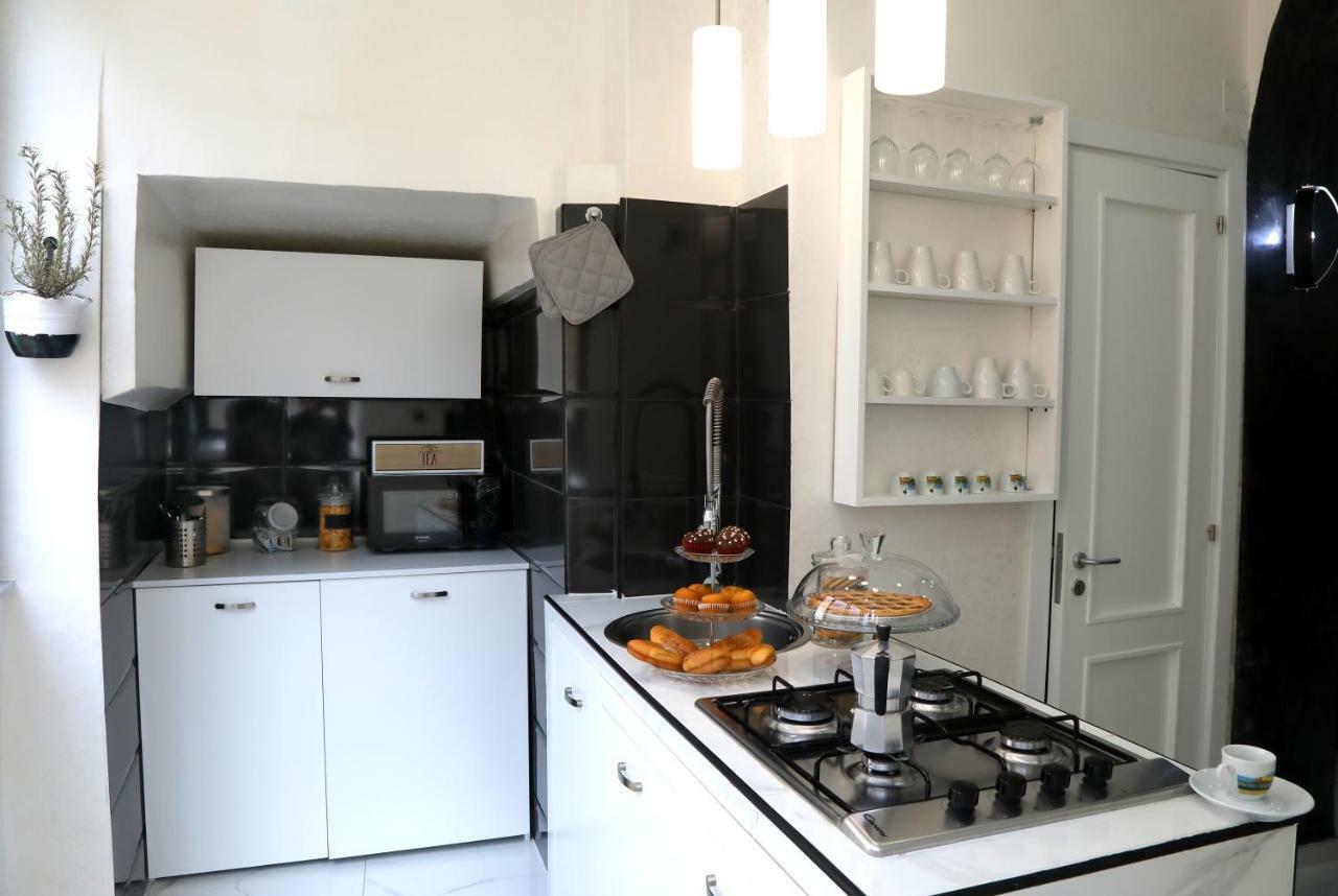 House Tribunali Naples Luaran gambar